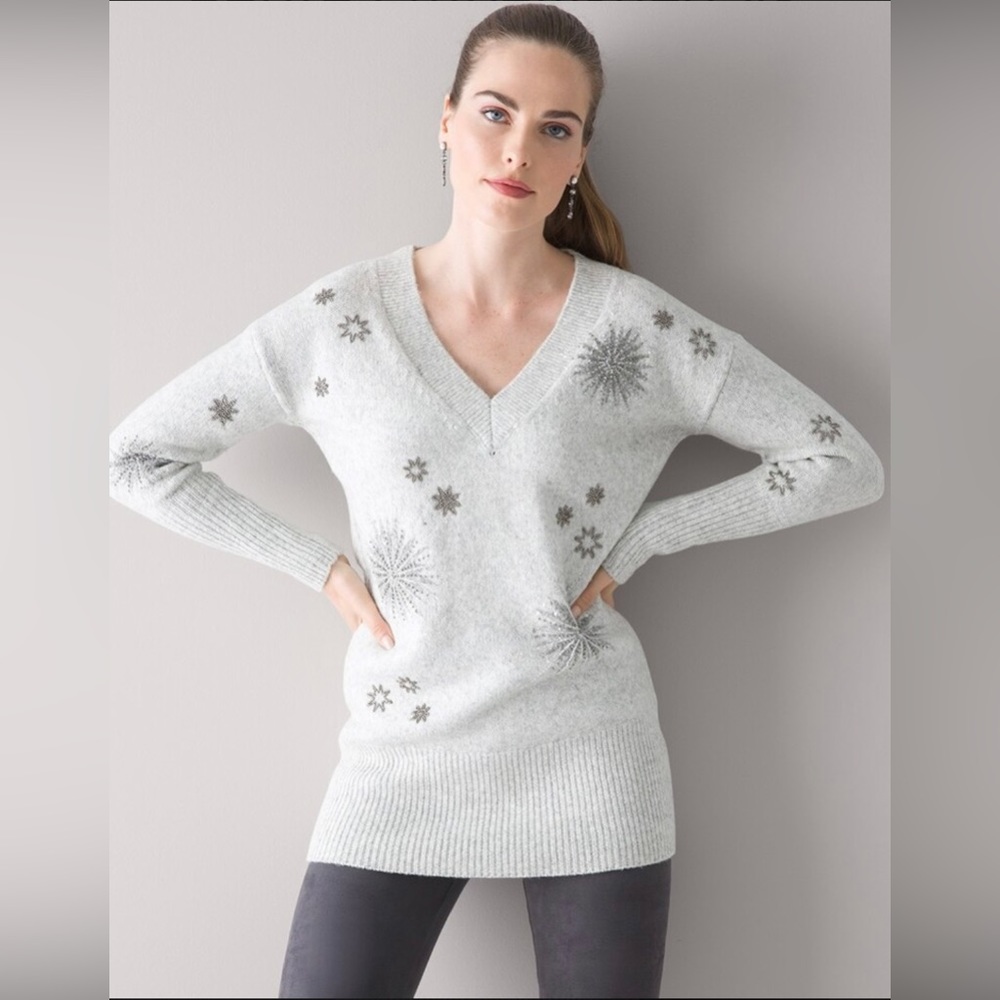 🆕 NWOT WHBM Embellished V-Neck Tunic Sweater